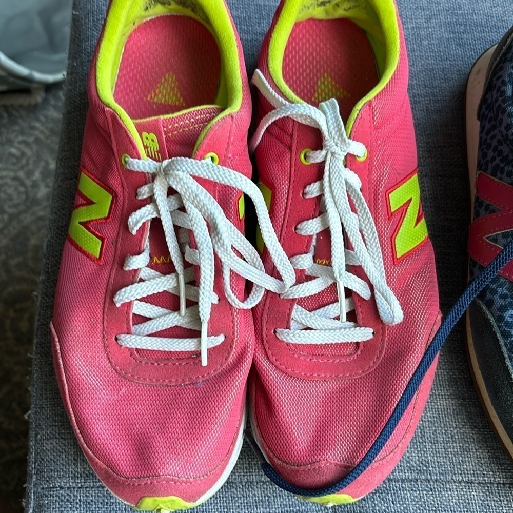 New balance 792 in pink and yellow in 8